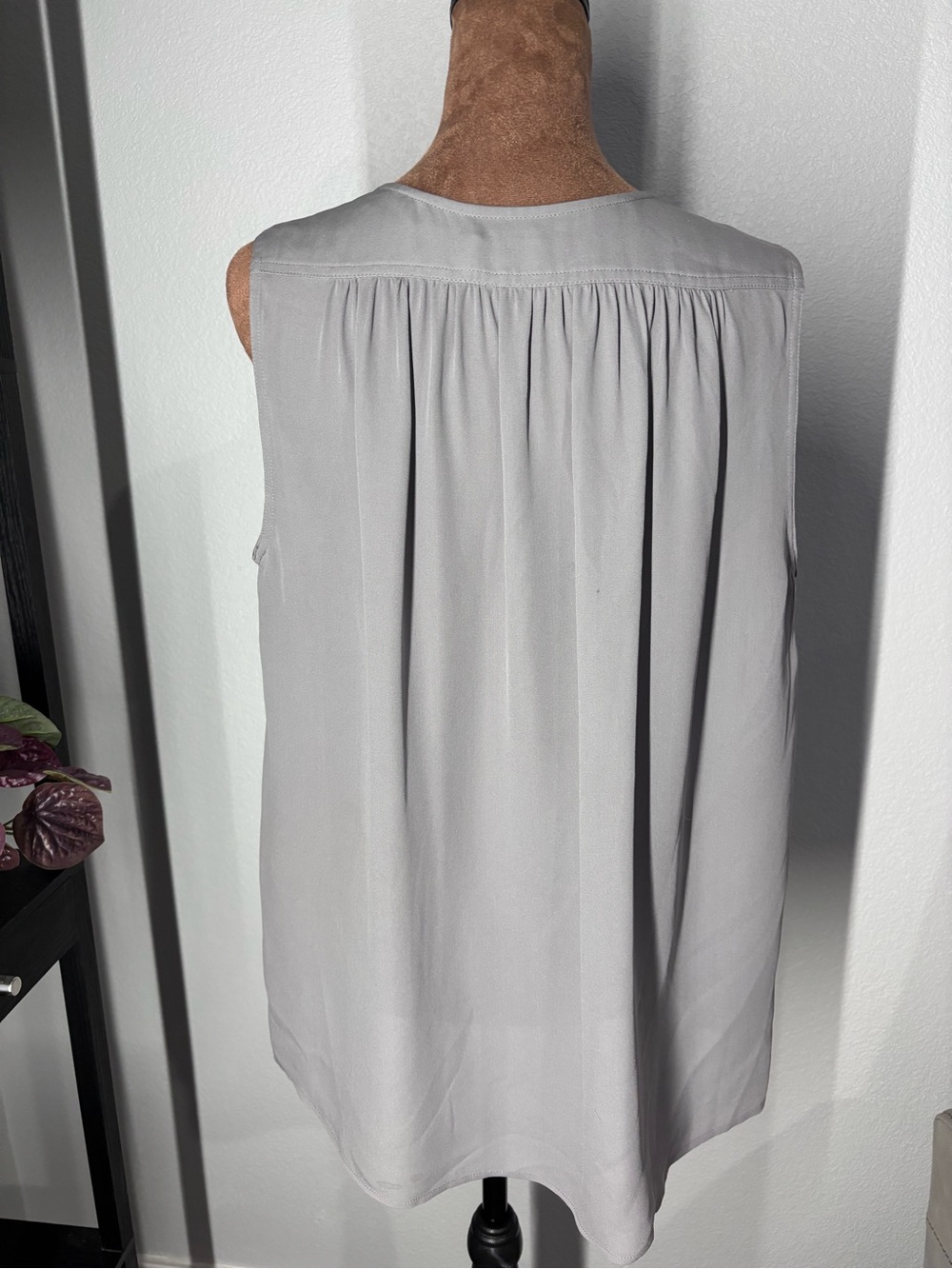 Vince Light Gray V-Neck Sleeveless Silk Camisole Top - Picture 2 of 6